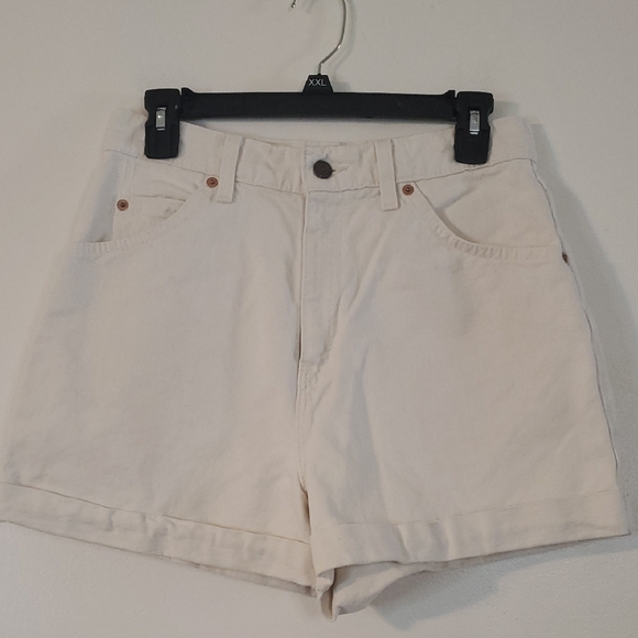 Levi's 954 Orange Tab Womens Ivory Cream Cuffed Shorts Size 11 Juniors 3' Inseam - Picture 1 of 13